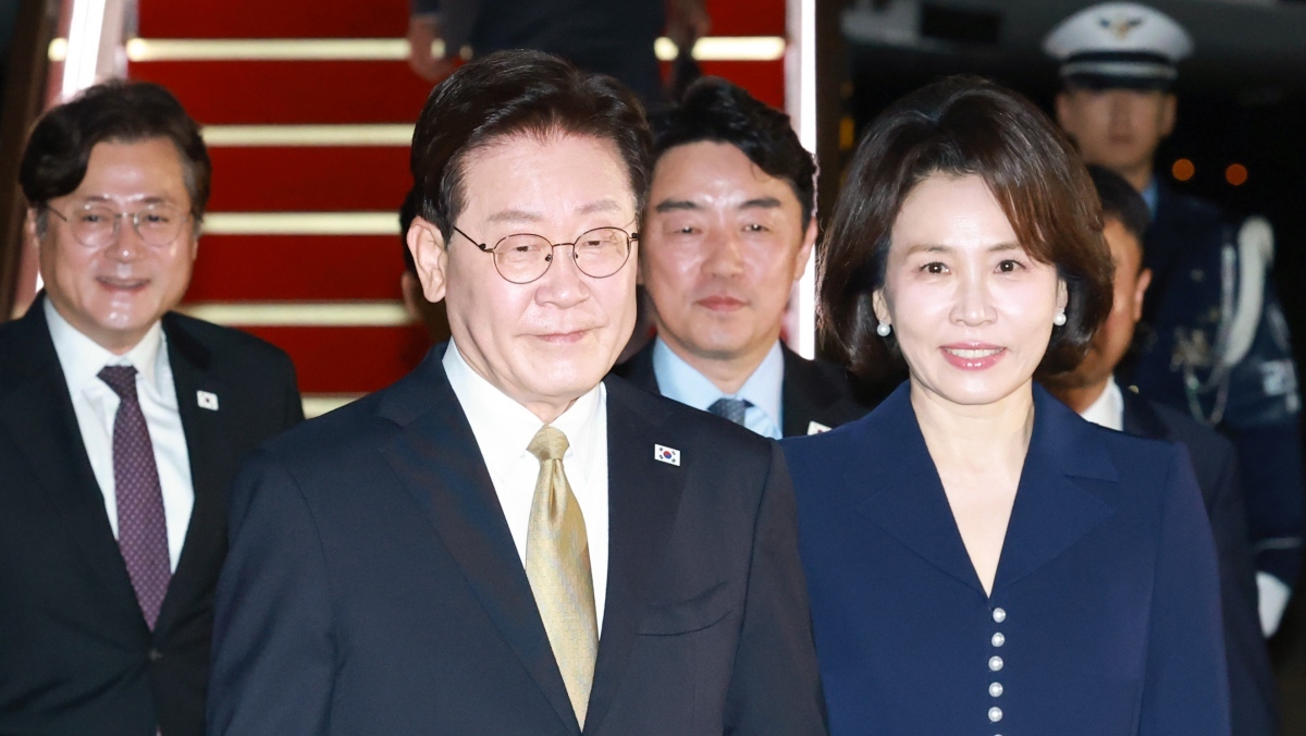 미국·멕시코 순방 마치고 귀국한 이 대통령…앞에 놓인 현안 ‘산더미’