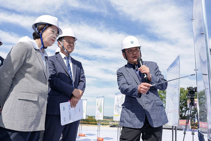 민경선 고양시장, 추미애 지사와 창릉 점검…공업물량·GTX 등 현안 총망라