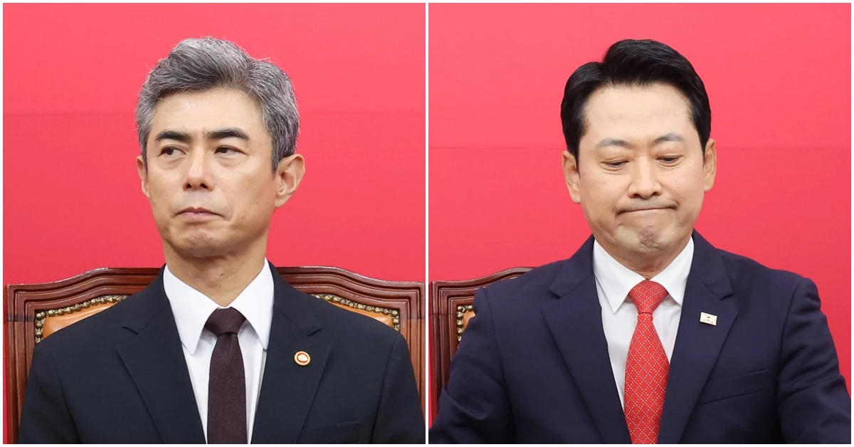 장동혁 국민의힘 대표가 28일 서울 여의도 국회에서 강신철 신임 국방부 장관을 접견하고 있다. 장 대표는 강 장관을 만나 최근 비무장지대(DMZ)에서 발생한 지뢰 추정 폭발 사고와 관련해 '(이재명) 대통령에게 맞서더라도 국민들에게 답할 때'라며 강경 대응을 주문했다. 장 대표는 강 장관을 접견한 자리에서 '이재명 대통령은 혼자서 대한민국의 안보를 책임지기 어렵다고 생각한다'라고 비판했다. 그러면서 '때로는 대통령에게 맞서다가 지금 이 자리에 계속 있게 되지 못하더라도 그동안 장관을 지켜준 대한민국 국민들에게 답해야 할 때가 왔다고 생각한다'라고 덧붙였다. / 뉴스1