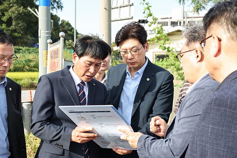 '계양천과 아라뱃길 하나로 잇는다' 김진규 검단구청장, 현장서 해법 모색