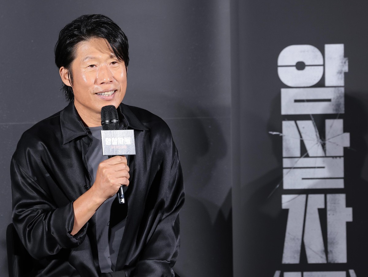 영화 '암살자(들)' 유해진 며칠 전 인터뷰 발언 두고 뒤늦게 큰 파문