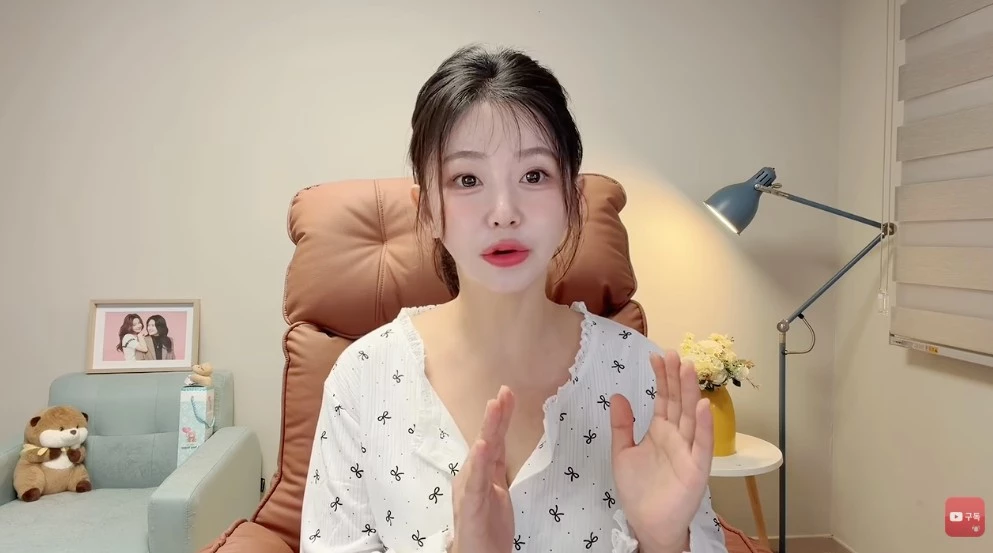 영화 '암살자(들)' 관람 후기를 전한 탈북 유튜버 한송이 / 유튜브 '한송이tv[SsongiTube]'