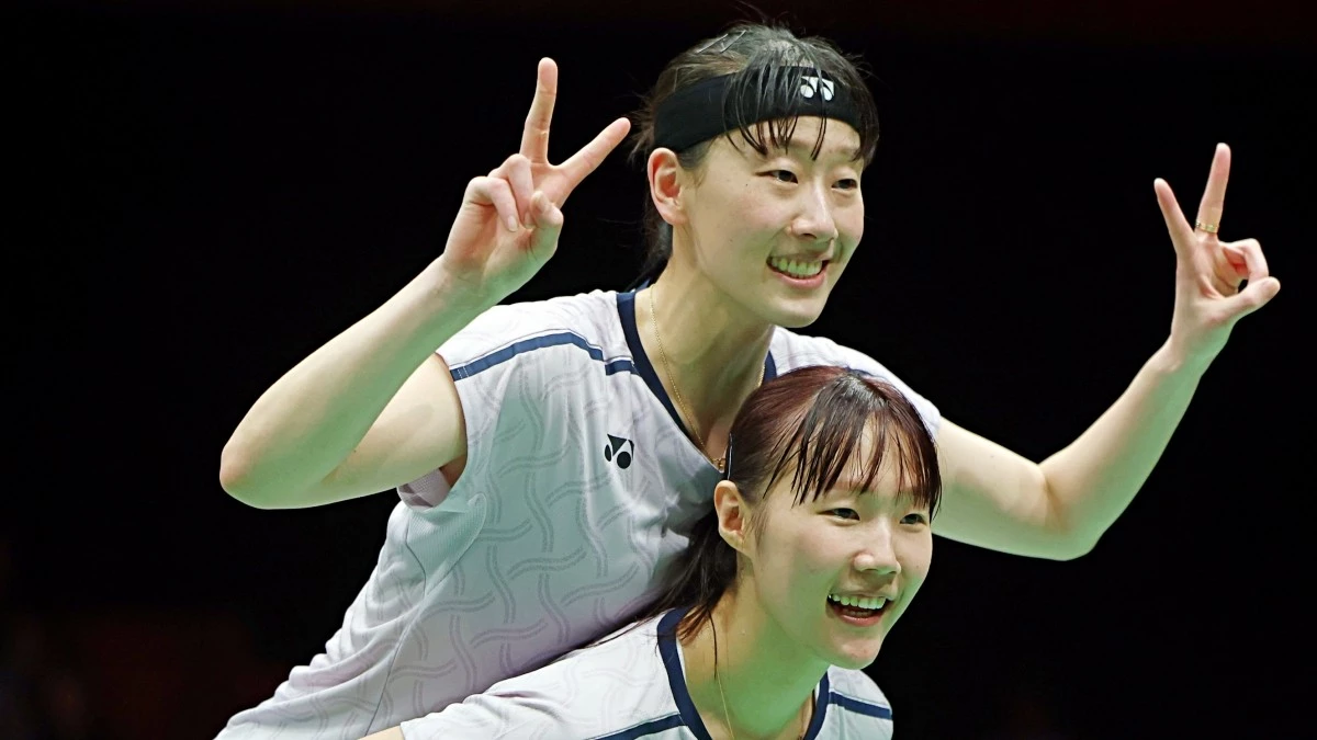 대한민국 이소희, 백하나가 29일 일본 이치노미야 시립체육관에서 열린 2026 아이치·나고야 아시안게임 배드민턴 여자 복식 결승전에서 중국 탄닝, 류성수를 상대로 승리하고 세리머니를 하고 있다. / 뉴스1