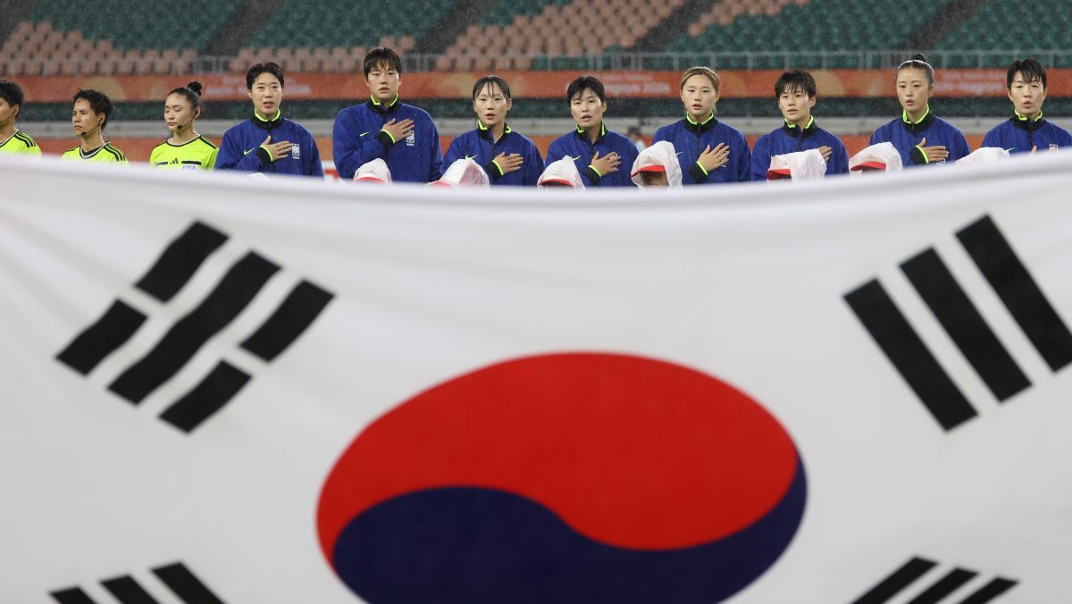 관중석 텅텅… 일본 팬들도 “창피하다” 말 나온 여자축구 한일전 충격적인 관중 수