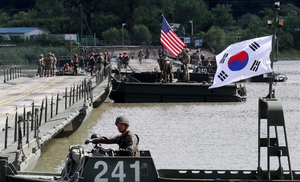 태극기와 성조기. 기사의 이해를 돕기 위한 사진 / 뉴스1