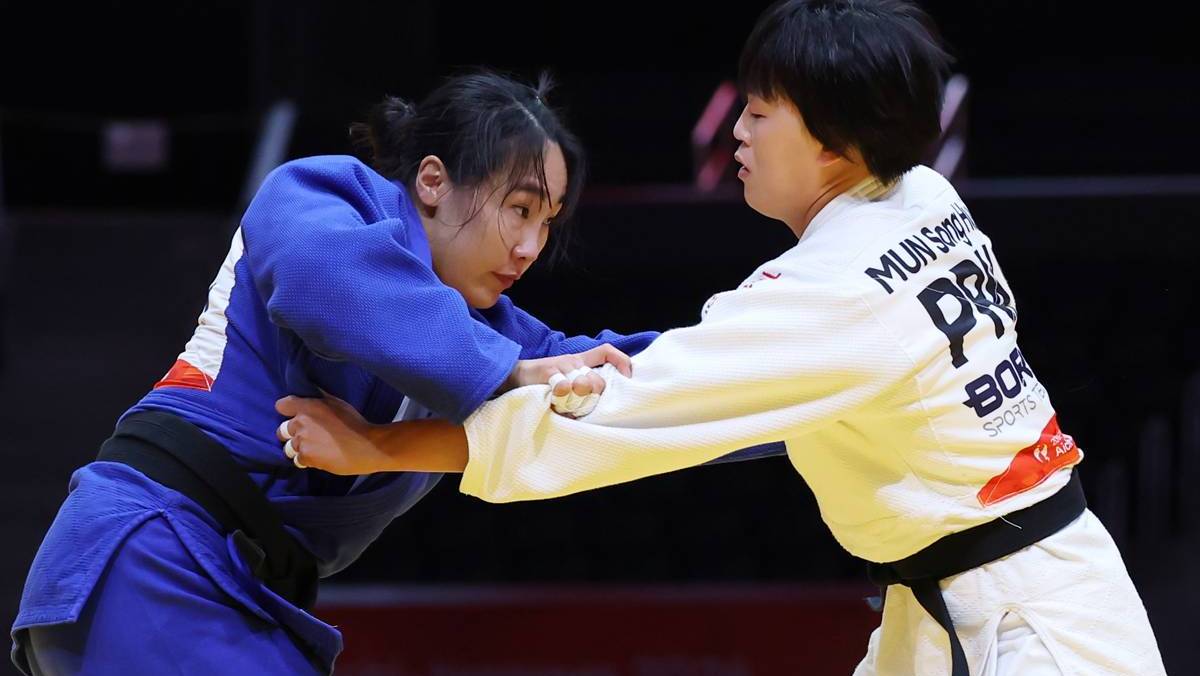 “이게 아닌데…” 1분 48초 만에 북한에 반칙패 당해 눈물 흘린 ‘한국 선수’