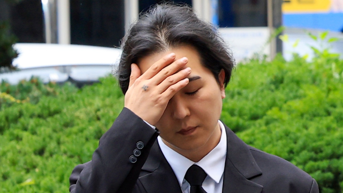 “재복무 기회 달라”…‘102일 무단결근’ 송민호, 오늘 1심 선고