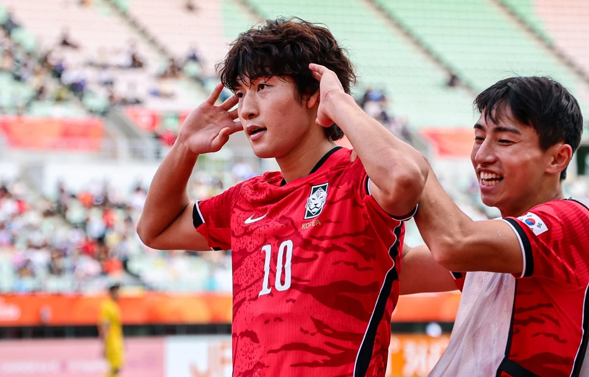 지난달 30일 오후 일본 오사카 나가이스타디움에서 열린 2026 아이치·나고야 아시안게임 남자축구 준결승 대한민국과 중국의 경기, 대한민국 배준호가 역전골을 넣고 기뻐하고 있다. / 뉴스1