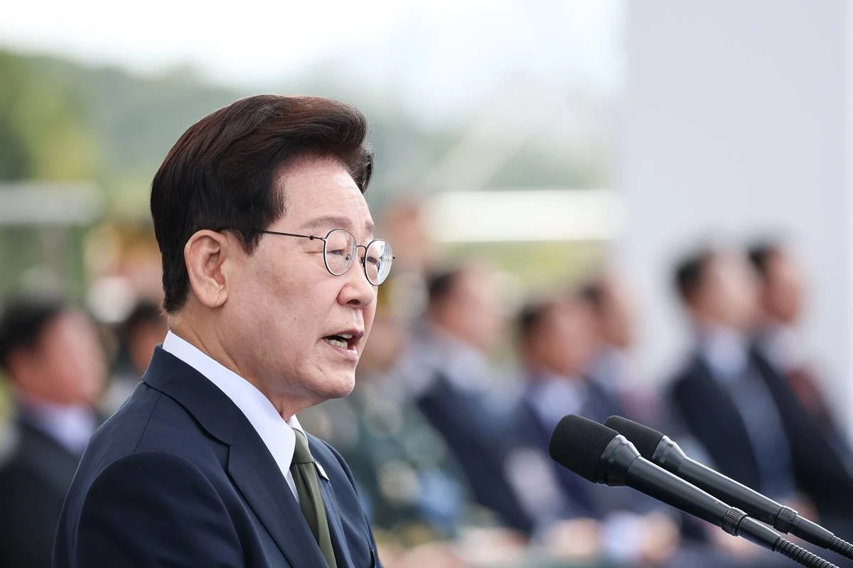 이재명 대통령이 1일 충남 계룡대 활주로에서 열린 제78회 국군의 날 기념식에서 기념사를 하고 있다 / 청와대통신사진기자단, 뉴스1
