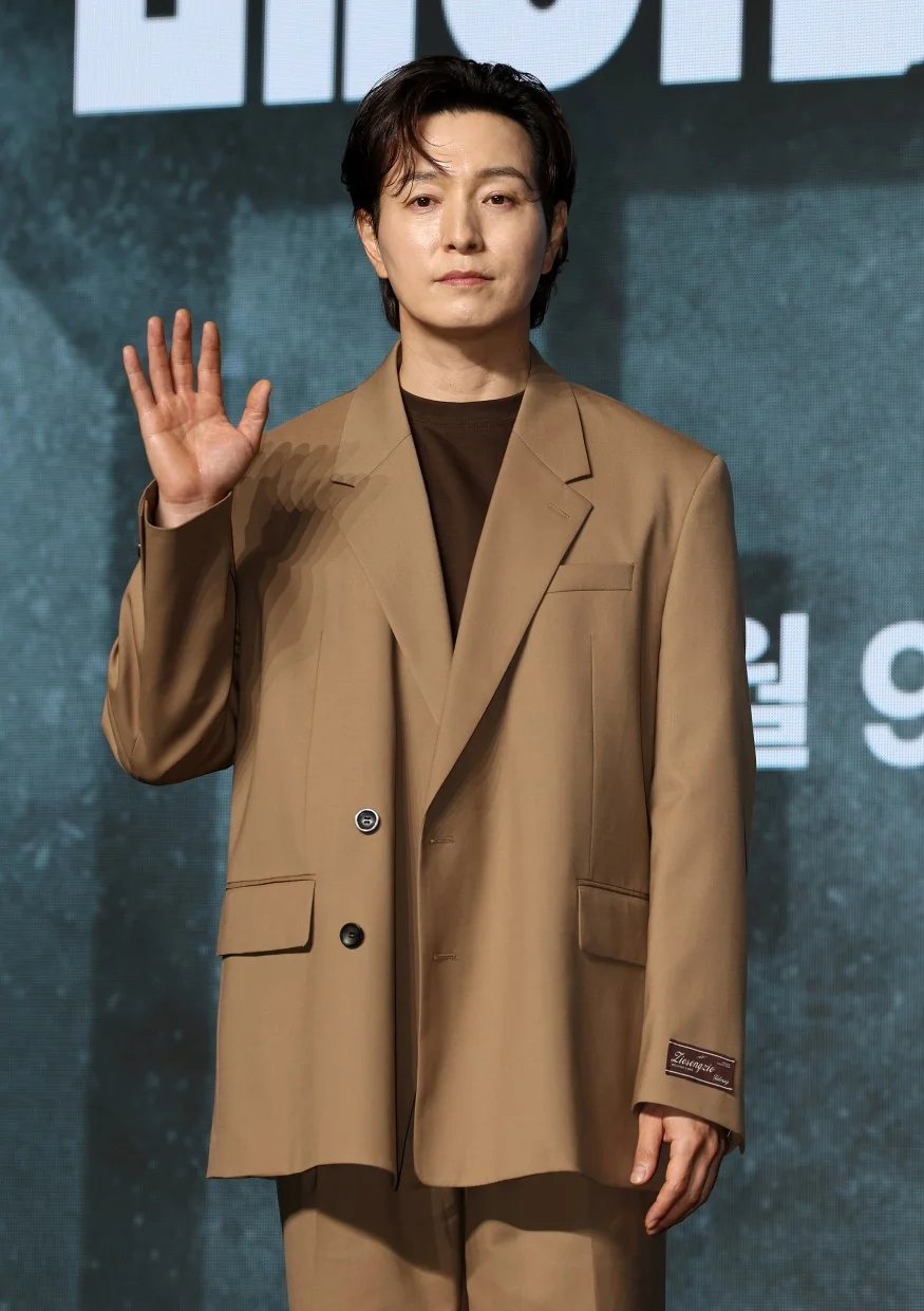 권력의 정점에서 추락까지, 시즌2의 천석중 / ‘메이드 인 코리아2’의 정성일 (사진=뉴스1)