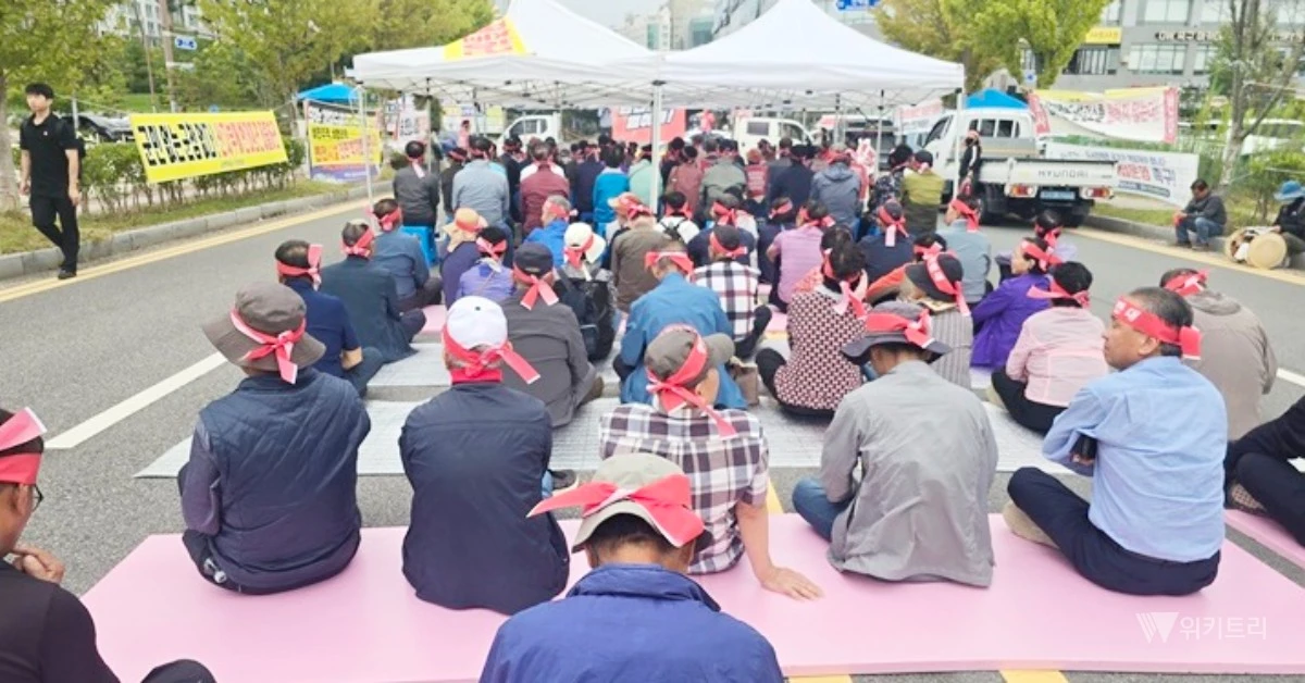 송변전소 백지화를 위한 곡성군민·삼기면대책위원회(이하 대책위)와 삼기면 주민 150여 명은 지난 1일 오전 10시 한국전력공사 앞에서 대규모 규탄 집회를 가졌다. / 곡성군민·삼기면대책위원회