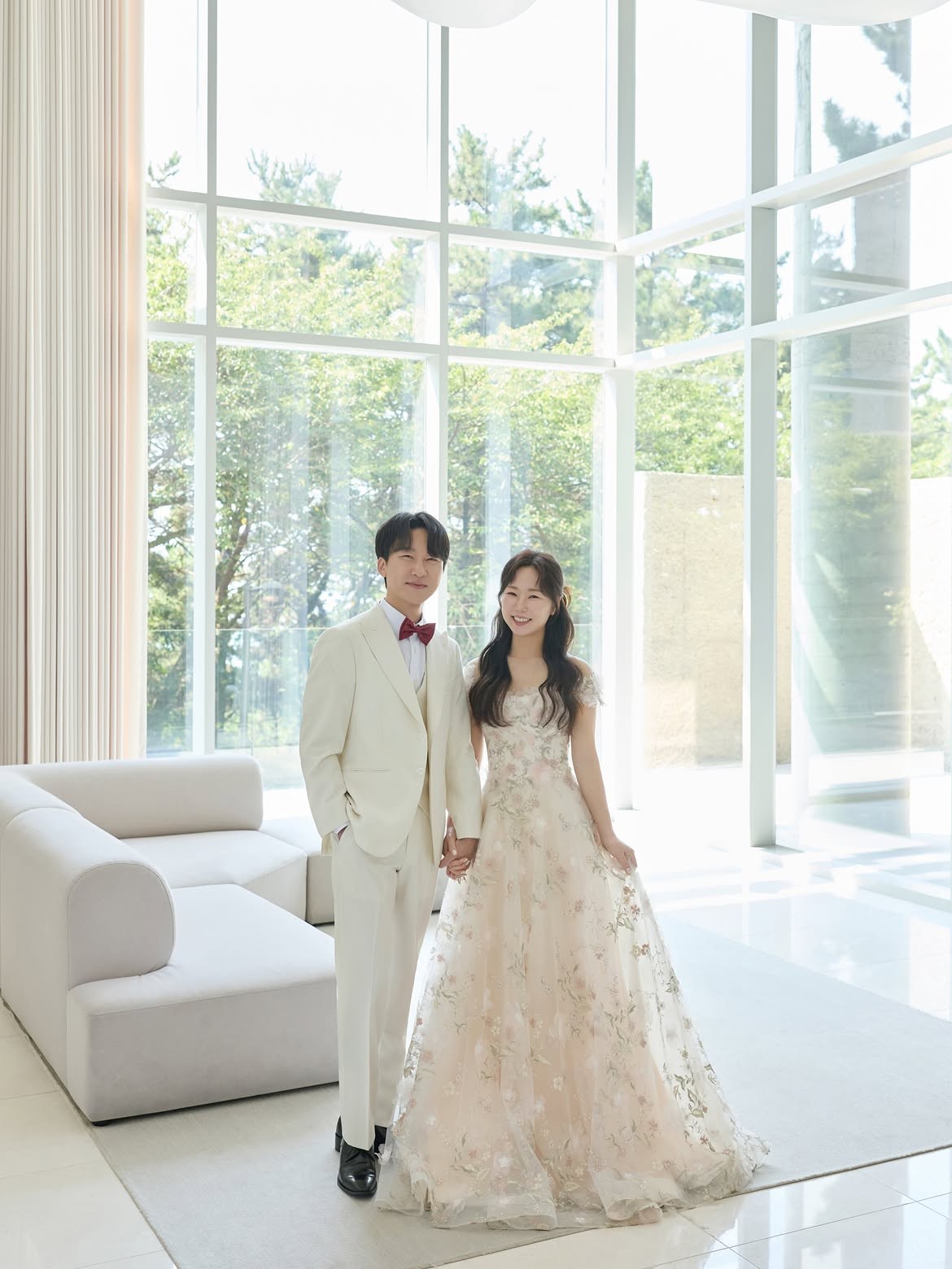 '나는 솔로' 26기 영수- 영숙 결혼 화보 2. / 영숙 인스타그램