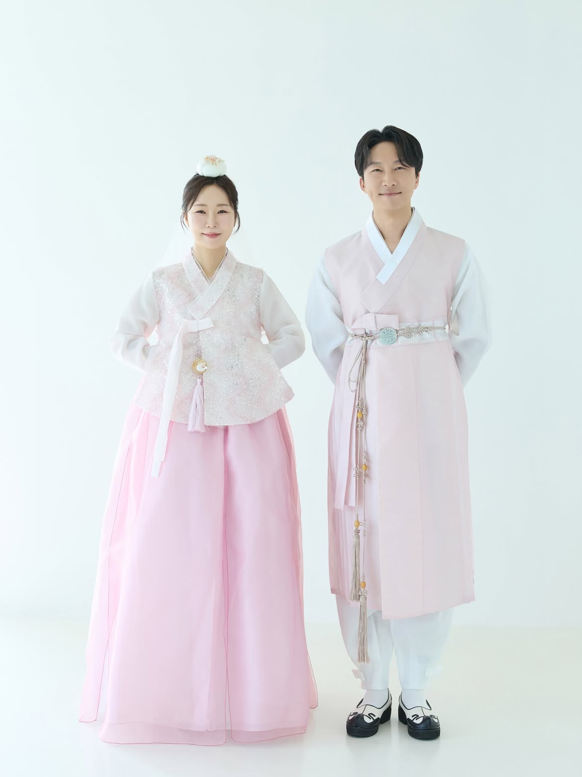 '나는 솔로' 26기 영수- 영숙 결혼 화보 6. / 영숙 인스타그램