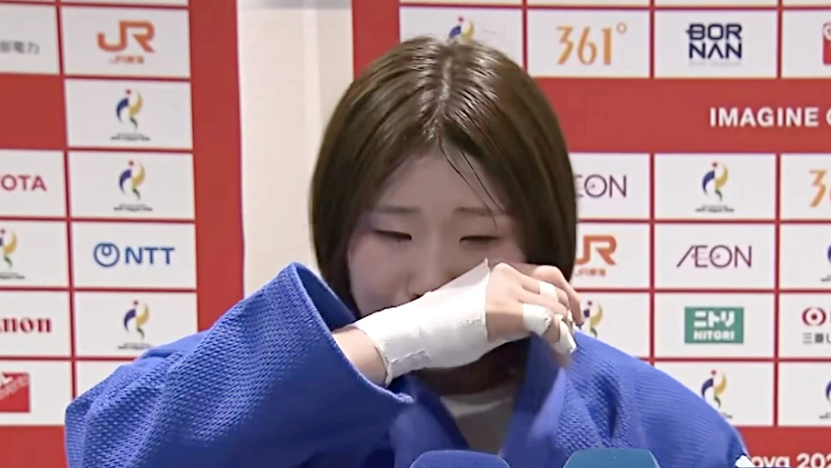 금메달을 딴 뒤 눈물을 보인 유도 국가대표 허미미 / 유튜브 '스포츠머그 - SPORTSMUG'