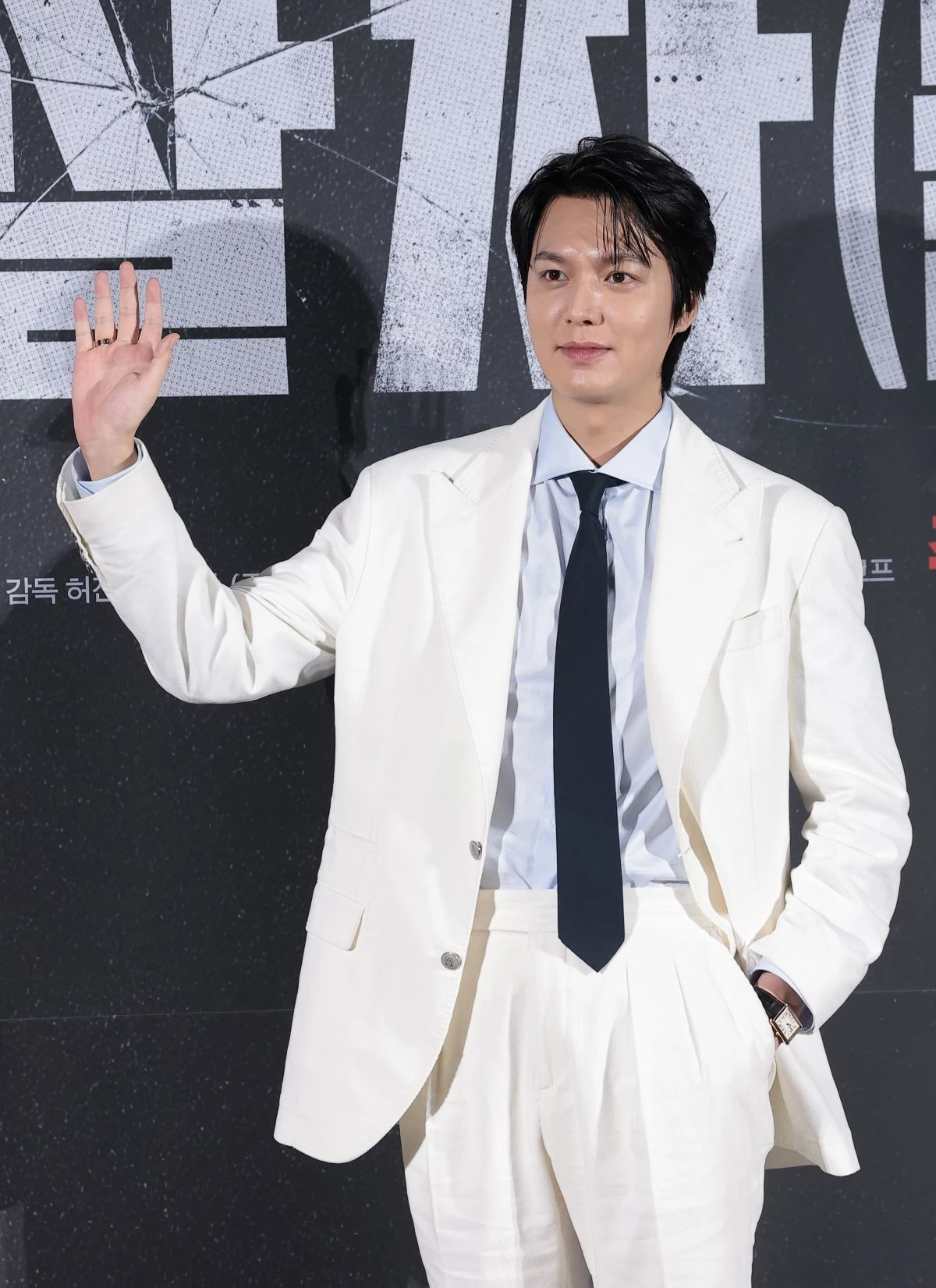 배우 이민호가 지난달 10일 오전 서울 용산구 CGV 용산아이파크몰에서 열린 영화 '암살자(들)' 제작보고회에 참석하고 있다. / 뉴스1