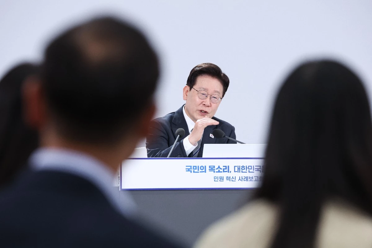 이재명 대통령이 2일 세종에서 열린 민원 혁신 사례보고회에서 발언을 하고 있다. / 뉴스1 (청와대통신사진기자단)