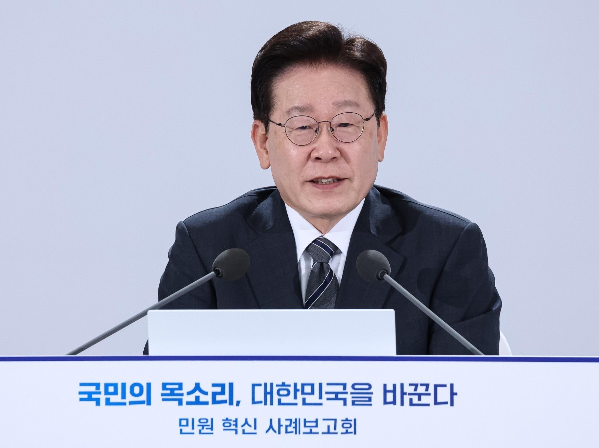 이재명 대통령이 2일 세종에서 열린 민원 혁신 사례보고회에서 발언을 하고 있다. / 뉴스1 (청와대통신사진기자단)