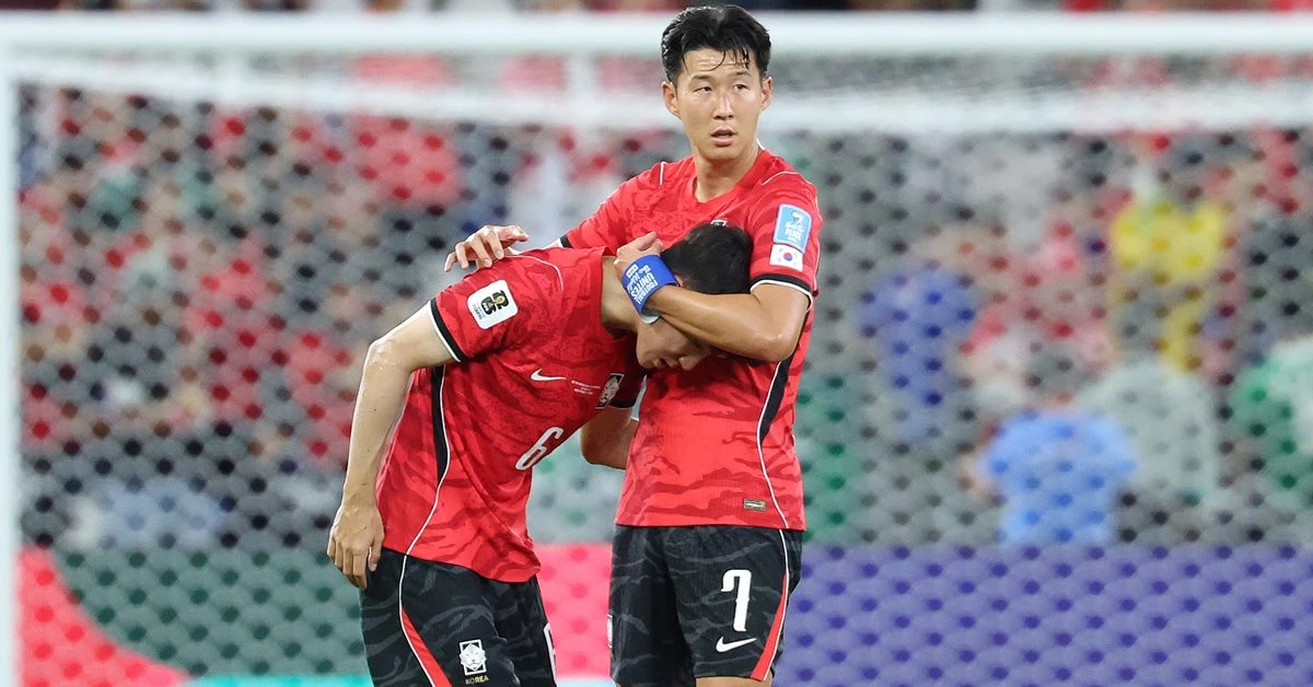 대한민국 축구국가대표팀 손흥민이 지난 6월 멕시코 몬테레이 스타디움에서 열린 2026 북중미 월드컵 A조 조별리그 3차전 대한민국과 남아프리카 공화국의 경기에서 0-1로 패한 뒤 아쉬워 하고 있다 / 뉴스1