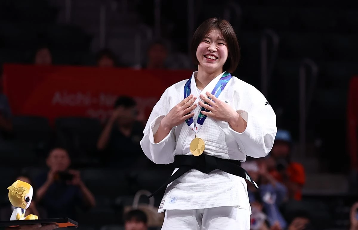 1일 일본 나고야 아이치 인터내셔널 아레나에서 열린 2026 아이치·나고야 아시안게임 유도 여자 -57kg급 시상식. 금메달을 획득한 한국 허미미가 미소짓고 있다. / 연합뉴스