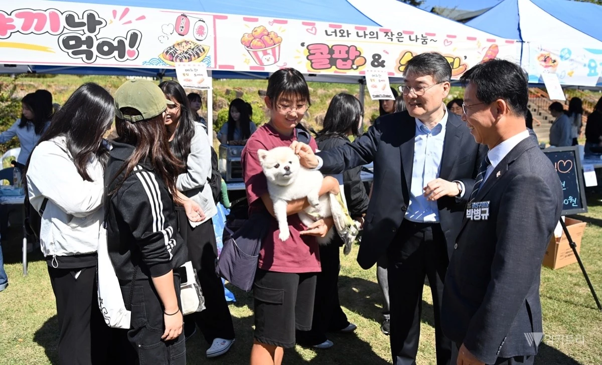 호남대학교 간호학과(학과장 김은아)는 10월 2일 교내 중앙 천연잔디운동장에서 ‘가치를 잇는 융합 나눔 NASA 플리마켓’을 개최했다. / 호남대