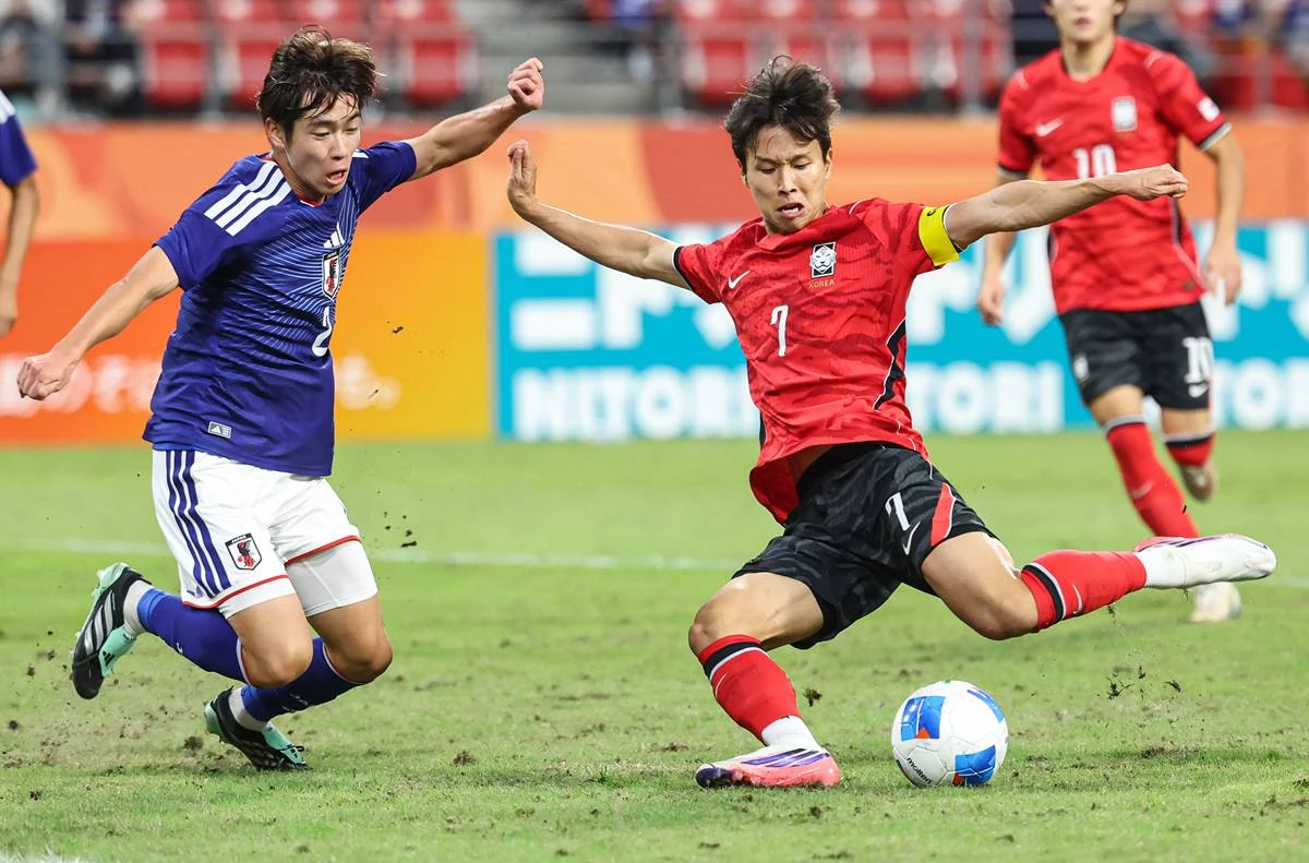 지난 3일 일본 아이치현 도요타 스타디움에서 열린 2026 아이치·나고야 아시안게임 축구 결승전 대한민국과 일본의 경기, 대한민국 엄지성이 골을 넣고 있다 / 뉴스1