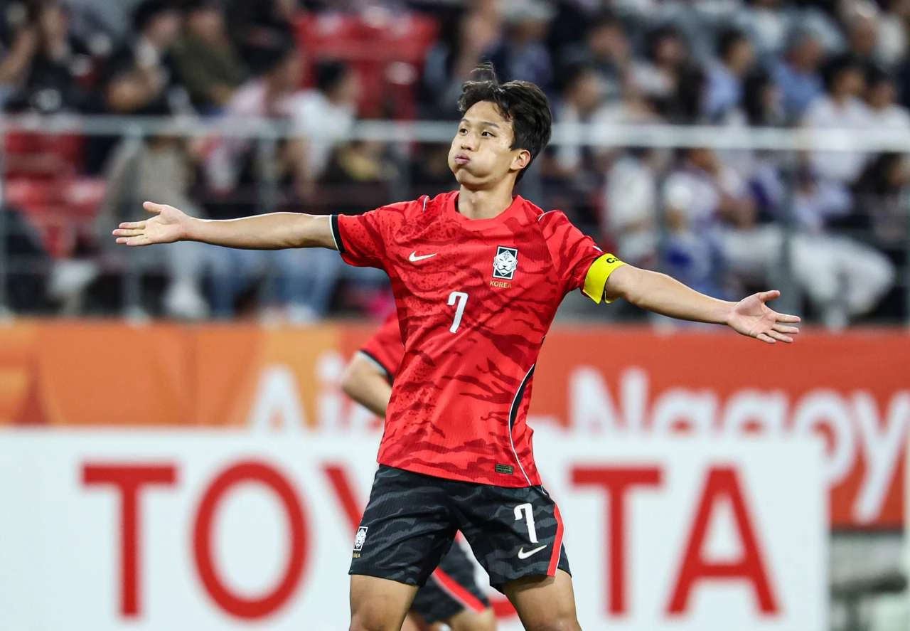 3일 일본 아이치현 도요타 스타디움에서 열린 2026 아이치·나고야 아시안게임 축구 결승전 대한민국과 일본의 경기, 대한민국 엄지성이 골을 넣고 기뻐하고 있다. / 뉴스1