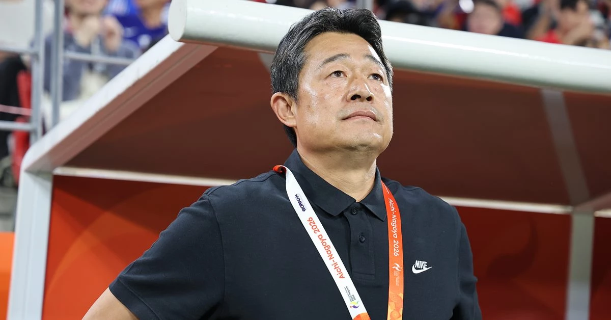 3일 일본 아이치현 도요타 스타디움에서 열린 2026 아이치·나고야 아시안게임 축구 결승전 대한민국과 일본의 경기, 대한민국 이민성 감독이 선수들을 지켜보고 있다. / 뉴스1