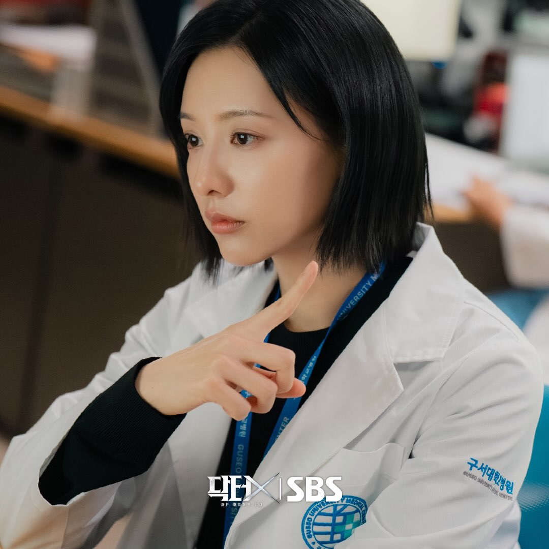‘닥터X’ 김지원, 2년 만에 메스 잡았다…사이다 유니버스 첫 메디컬 느와르 9일 첫방