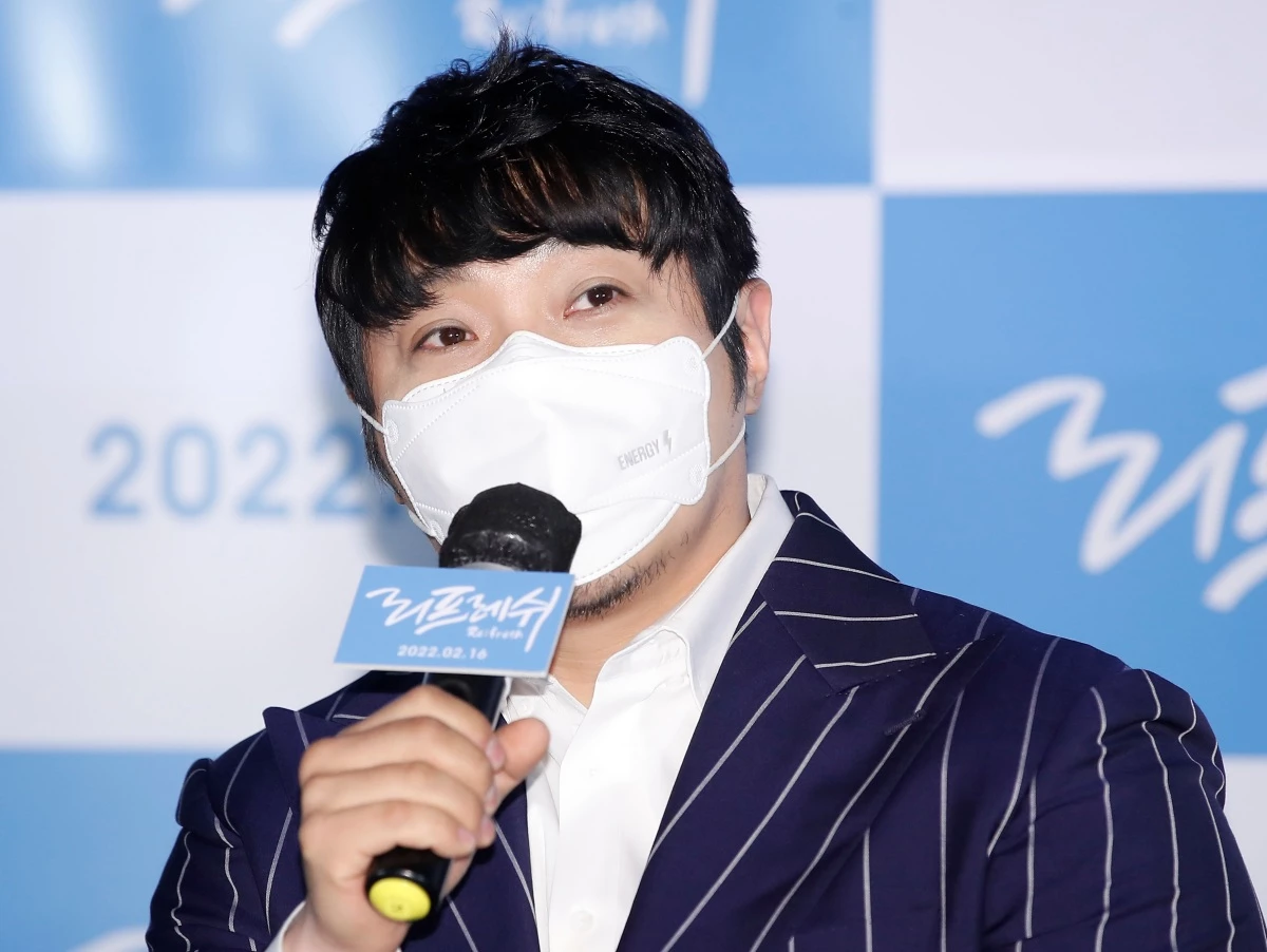 가수 KCM이 2022년 서울 용산cgv에서 열린 영화 ‘리프레쉬’ 언론시사회 및 기자간담회에 참석해 포즈를 취하고 있다. / 뉴스1