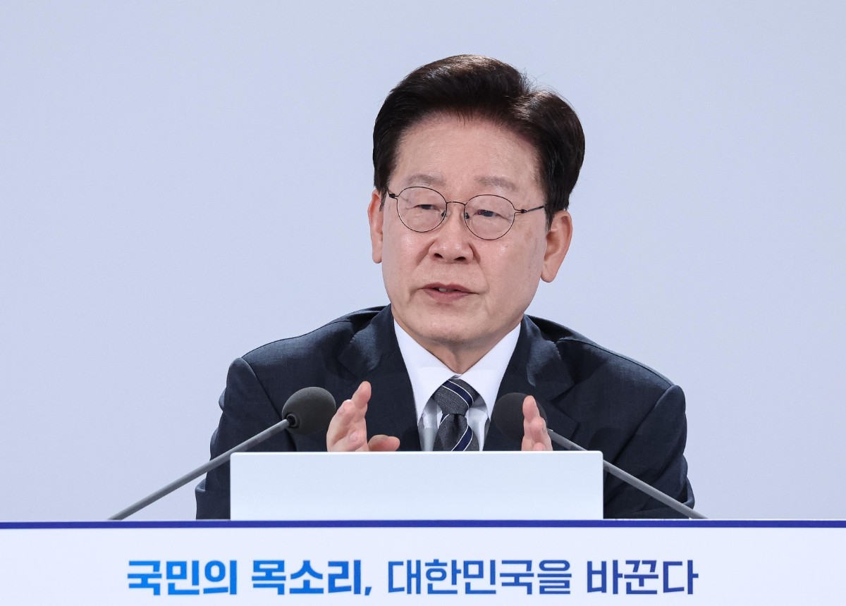 이재명 대통령이 지난 2일 세종에서 열린 민원 혁신 사례보고회에서 발언을 하고 있다. / 뉴스1(청와대통신사진기자단)
