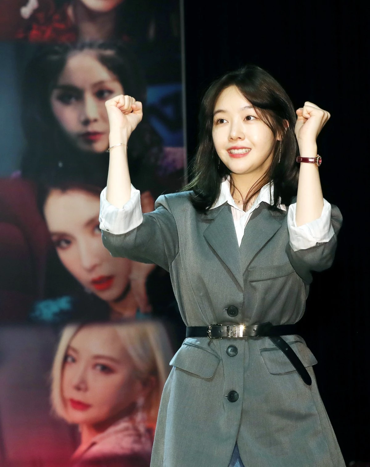 걸스데이 민아가 2019년 서울 강남구 청담동 일지아트홀에서 열린 네 번째 워너비 디지털 싱글 ‘레고(LEGGO)’ 발매 기념 쇼케이스에 참석해 친언니 린아를 응원하고 있다. / 뉴스1