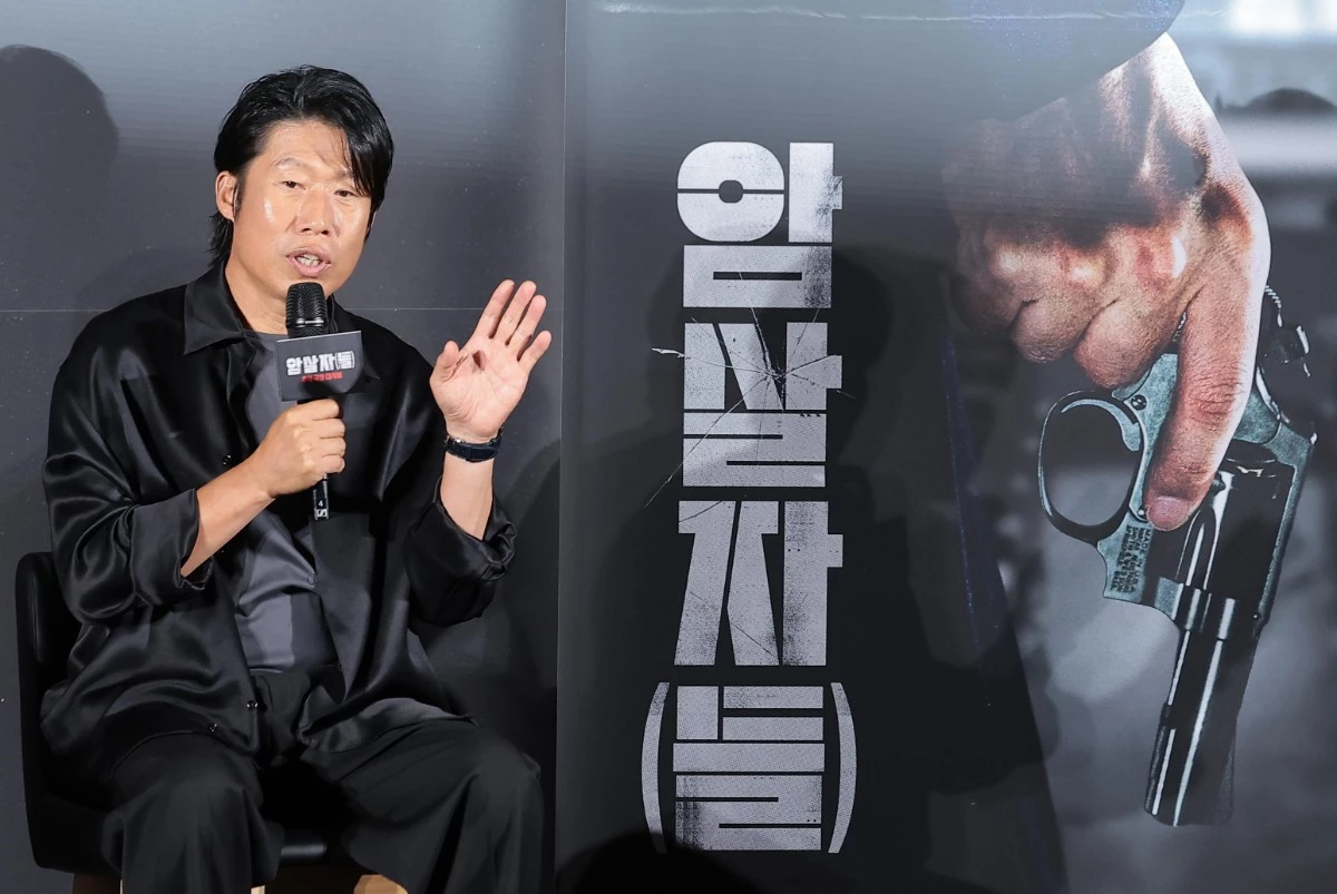 배우 유해진이 8월 10일 오전 서울 용산구 CGV 용산아이파크몰에서 열린 영화 '암살자(들)' 제작보고회에 참석해 인사말을 하고 있다. / 뉴스1