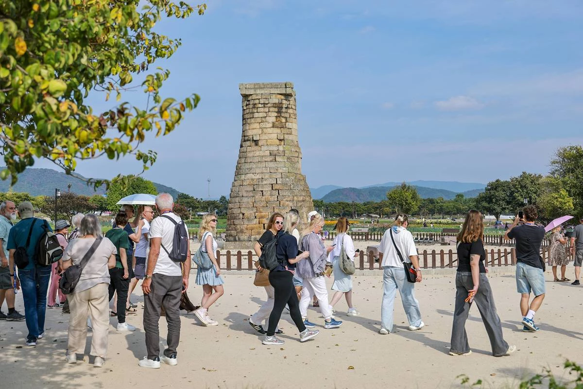[포토뉴스]가을 맞은 경주…동부사적지·대릉원 관광객 ‘북적’
