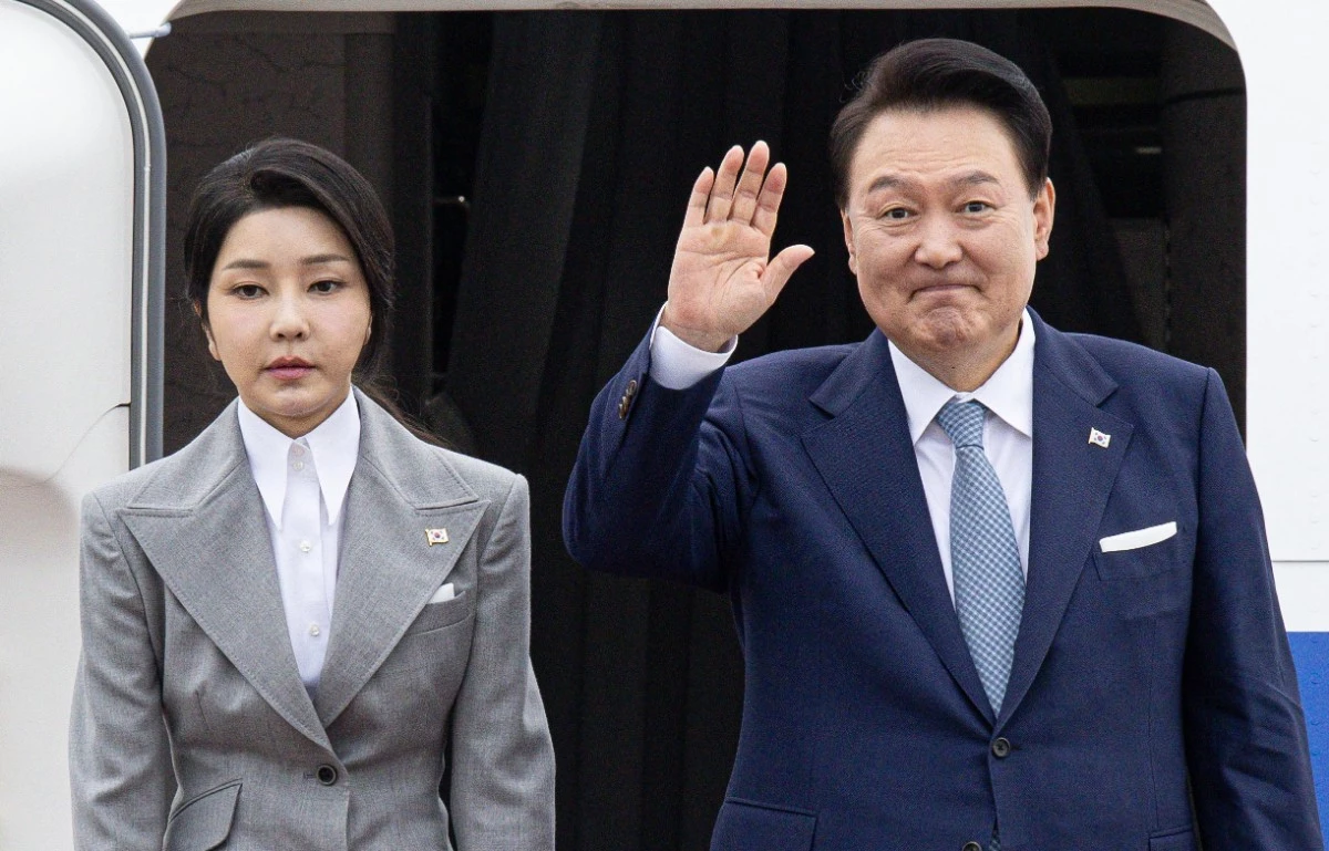 윤석열(오른쪽) 전 대통령과 김건희 여사 부부. / 뉴스1