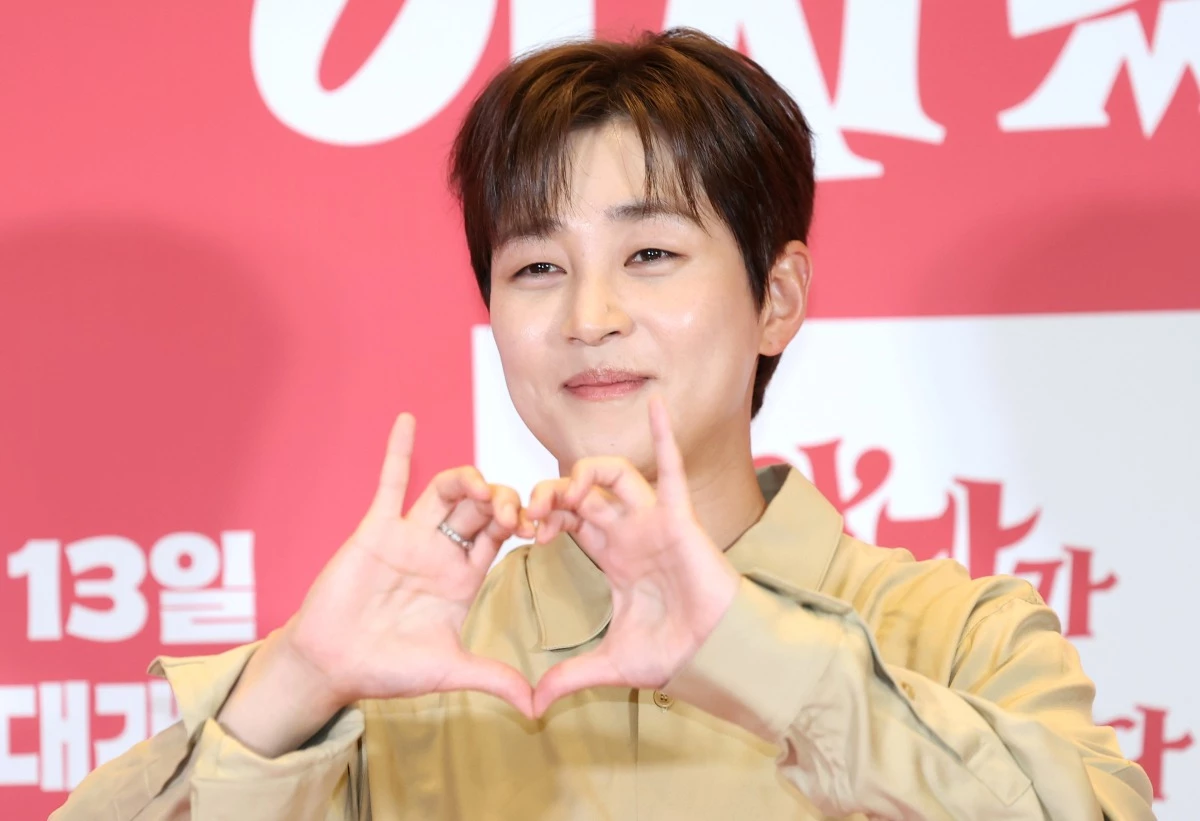 방송인 딘딘이 지난해 서울 용산구 CGV용산아이파크몰에서 열린 영화 '악마가 이사왔다‘(감독 이상근) VIP시사회에 참석하고 있다. / 뉴스1
