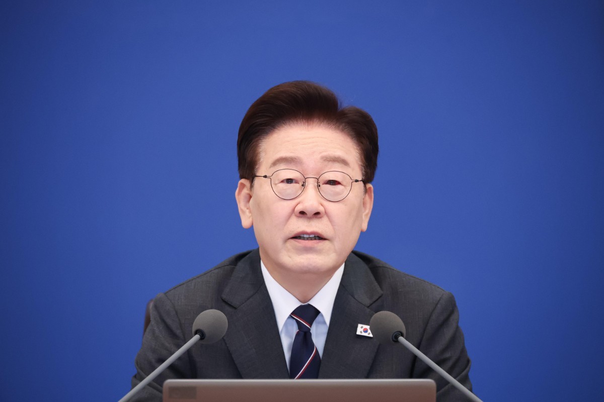 이재명 대통령이 6일 청와대에서 열린 국무회의에서 발언을 하고 있다. / 뉴스1