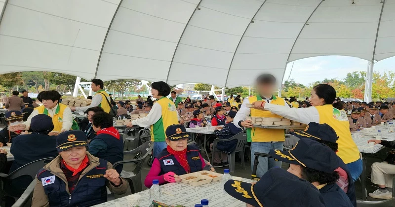 충주시 탄금공원에서 열린 ‘제31회 호국 안보 실천 결의대회’에서 신천지자원봉사단 활동 모습