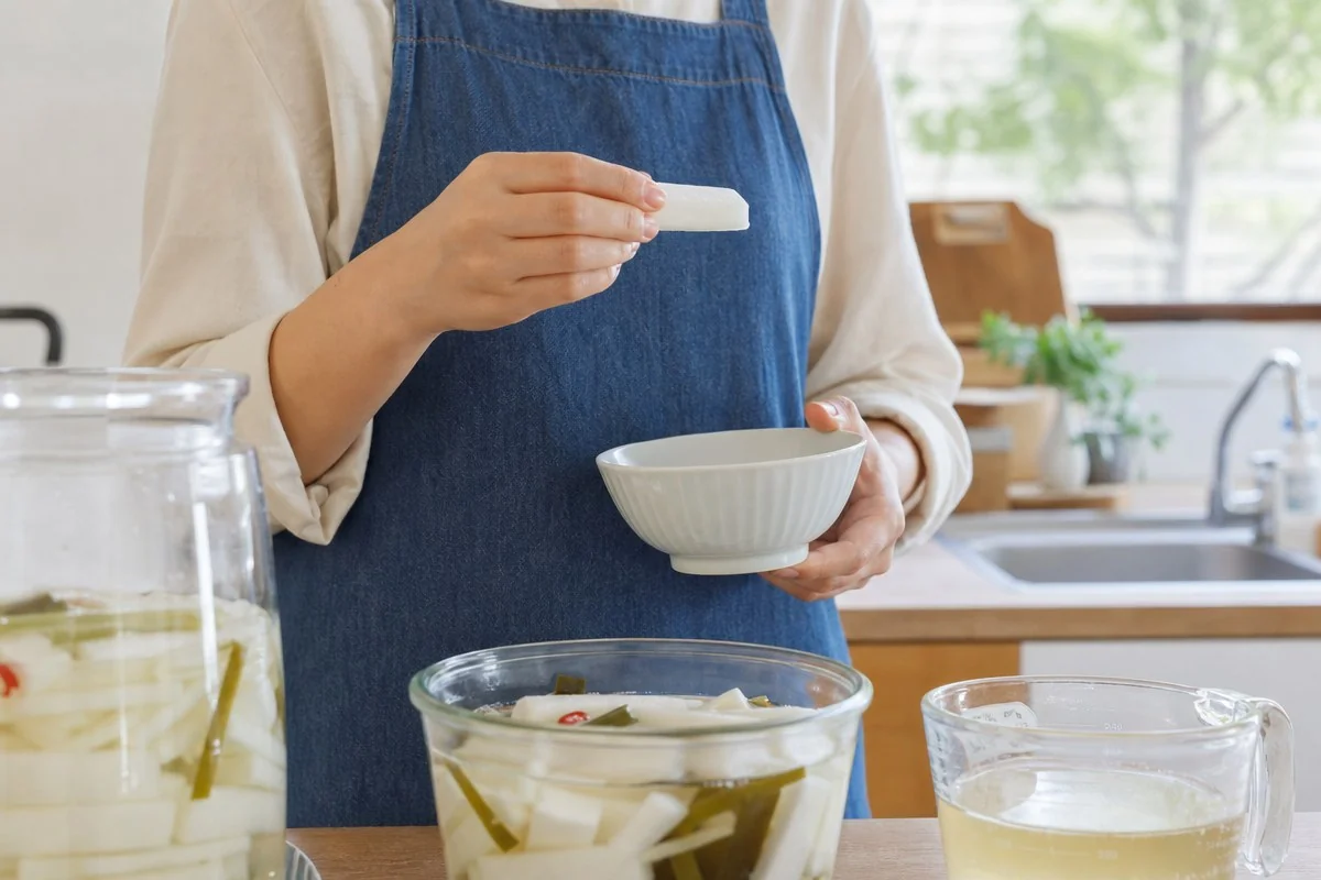 절인 물은 버릴지 쓸지 맛을 보고 정한다 — 이해를 돕는 AI 자료 이미지