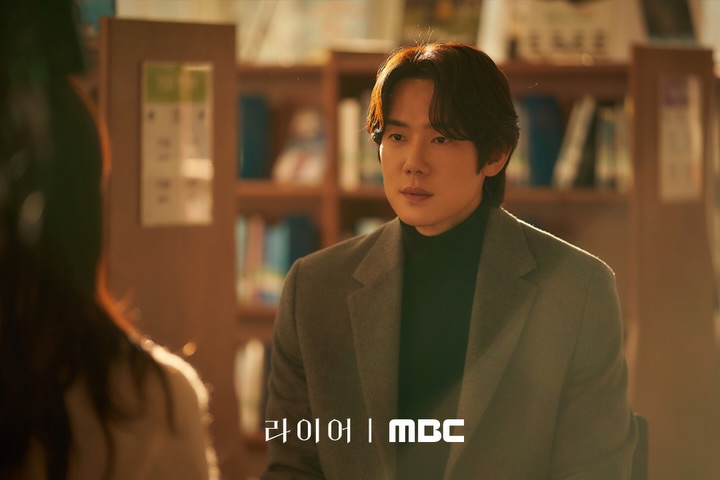 ‘라이어’ 유연석, 아들 앞에선 무장해제…다정한 아빠가 결국 위기로 몰린다