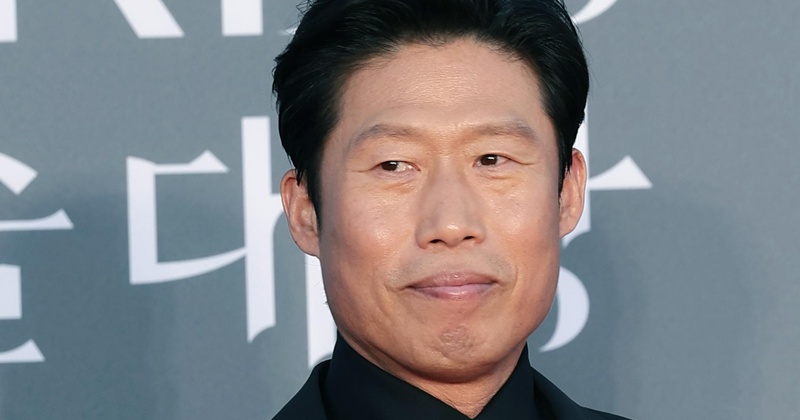 암살자(들) 때문에 신변보호까지 요청한 유해진, 부산에서 '연기상' 받았다 
