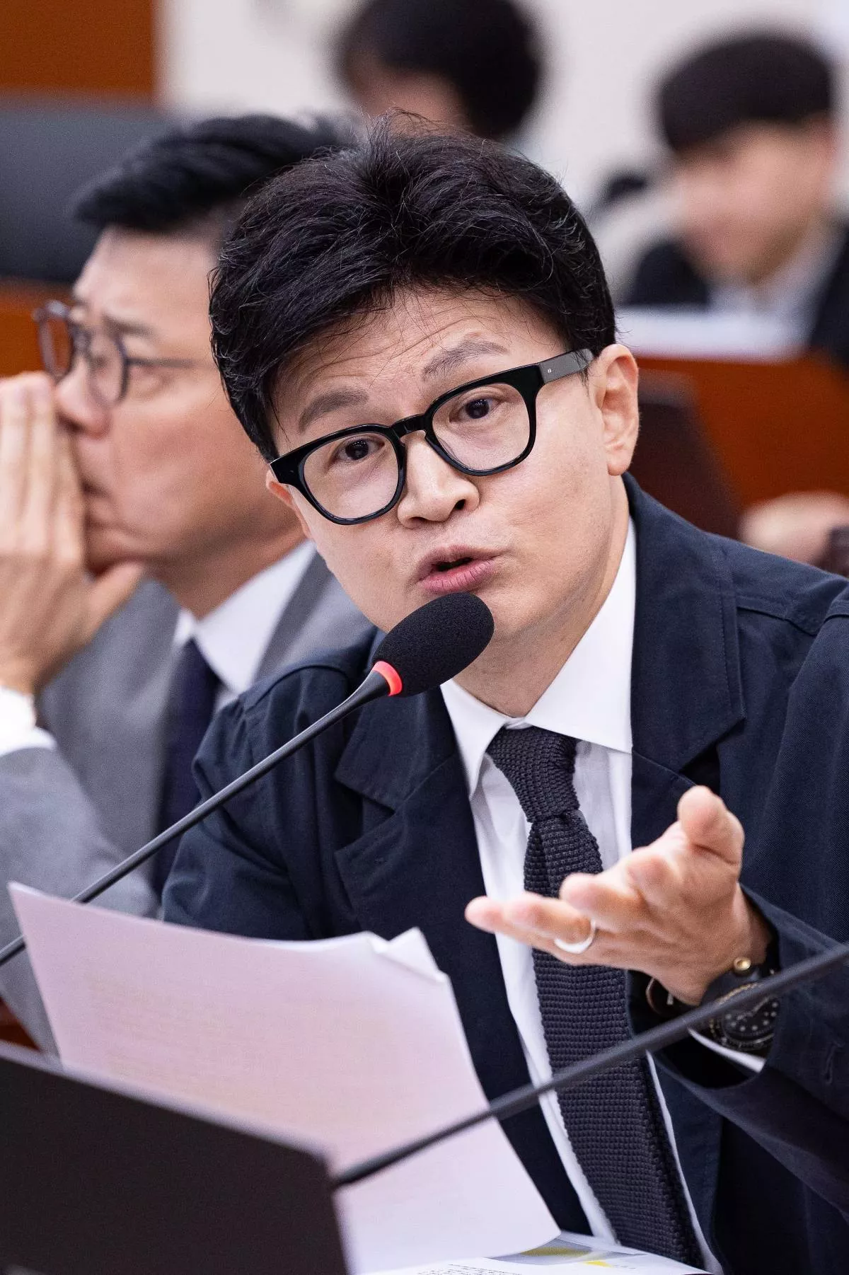 한동훈 무소속 의원이 6일 서울 여의도 국회에서 열린 외교통일위원회의 외교부 등에 대한 국정감사에서 조현 외교부 장관에게 질의하고 있다. / 뉴스1