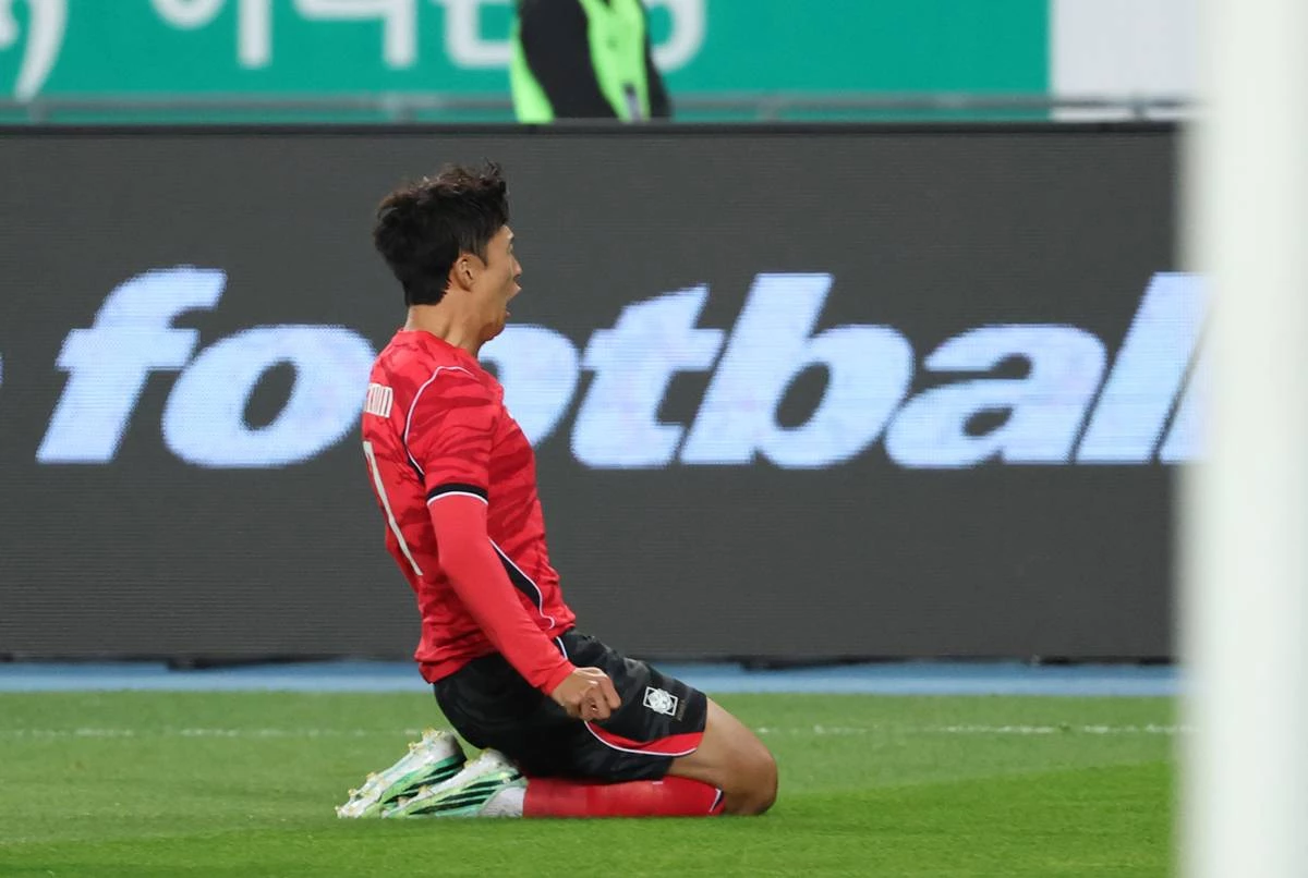 지난 6일 경기 용인시 처인구 용인미르스타디움에서 열린 축구 국가대표 평가전 대한민국과 우즈베키스탄의 경기, 손흥민이 득점 후 기뻐하고 있다 / 뉴스1