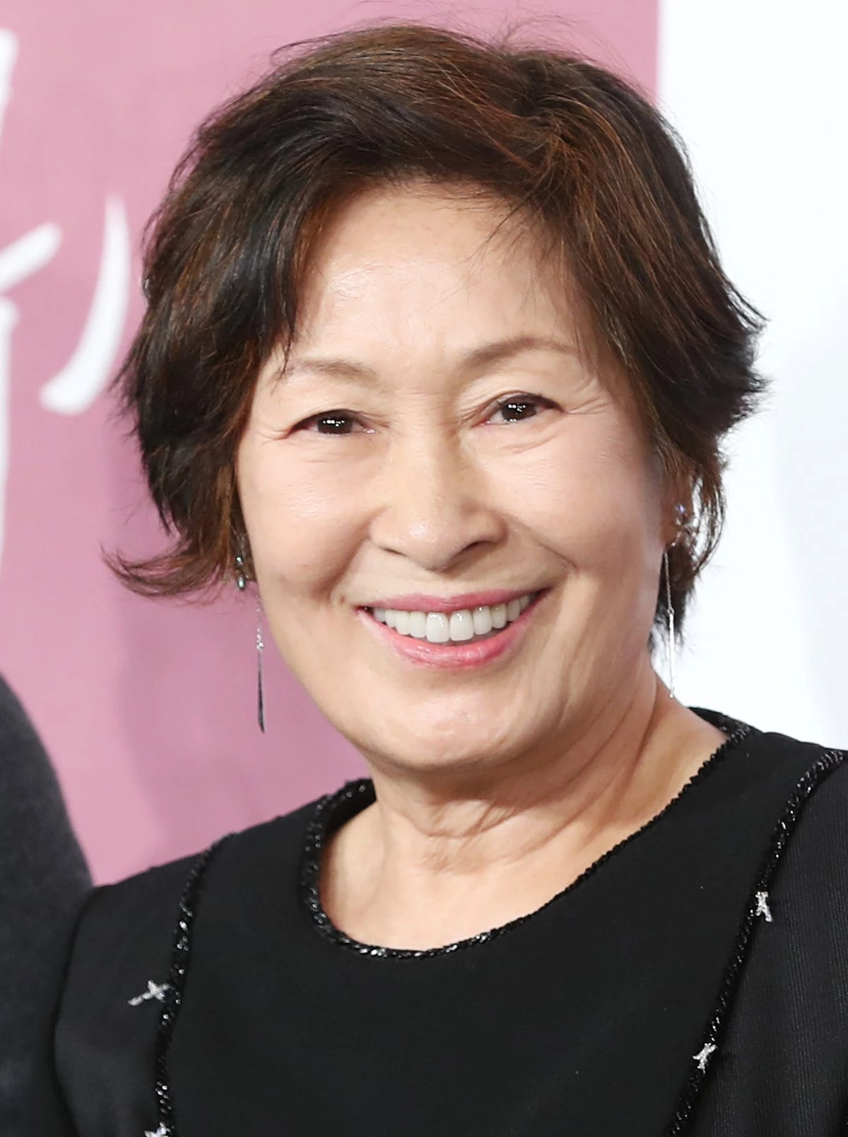배우 김혜자가 2019년 서울 영등포구 여의도 콘래드 호텔에서 열린 JTBC 새 월화드라마 ‘눈이 부시게’ 제작발표회에 참석해 인사말을 하고 있다. / 뉴스1