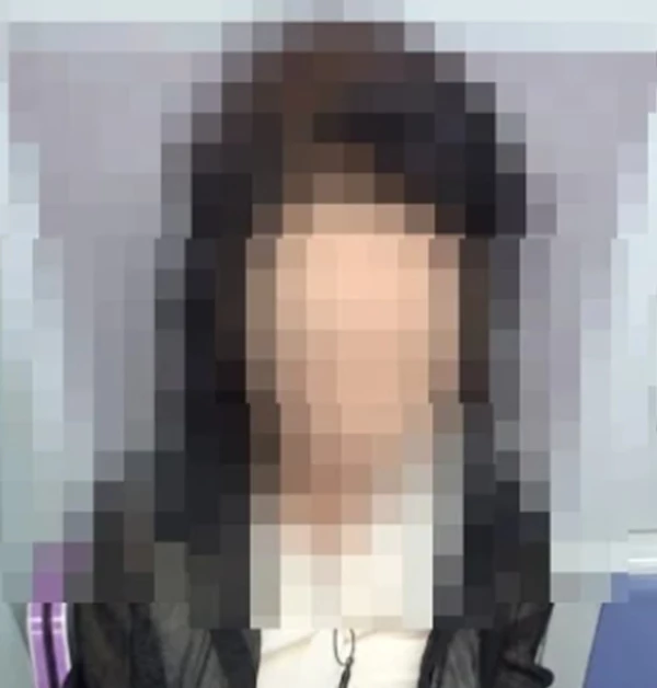 서울 지하철 5호선 전동차 내부 임신부 배려석에 착석한 중년 여성 / 보배드림, 뉴스1