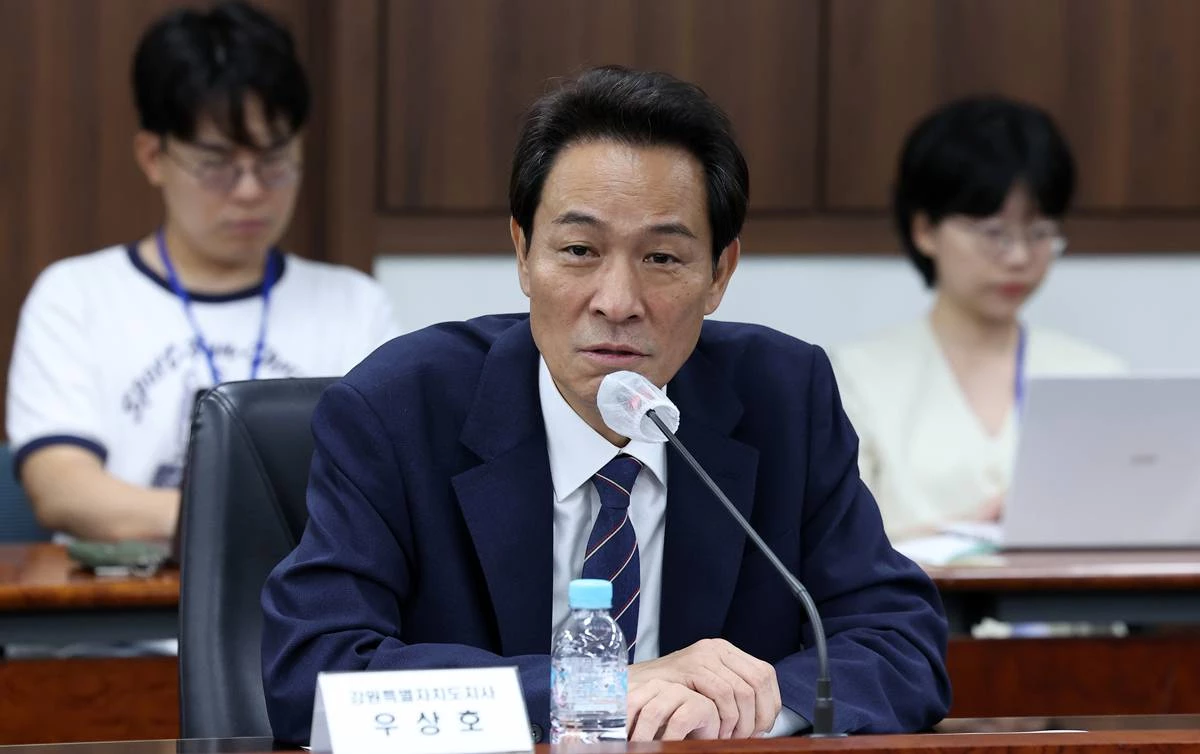 우상호 강원특별도지사가 지난 7월 27일 서울 종로구 정부서울청사에서 열린 접경지역 평화안전 연석회의에서 인사말을 하고 있다 / 뉴스1