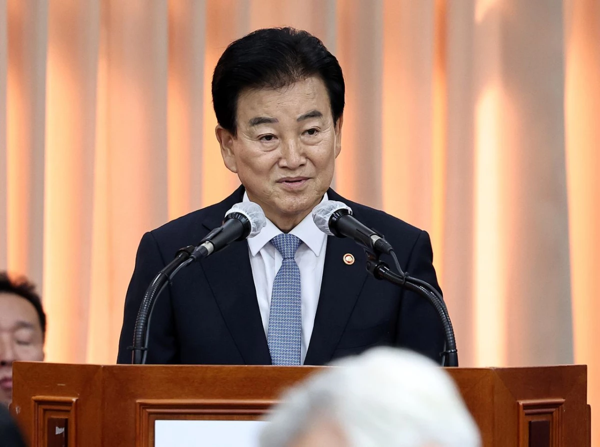 정동영 통일부 장관이 지난 7일 서울 종로구 통일부 남북회담본부에서 열린 국회 외교통일위원회의 통일부 등에 대한 국정감사에서 업무보고를 하고 있다. / 뉴스1