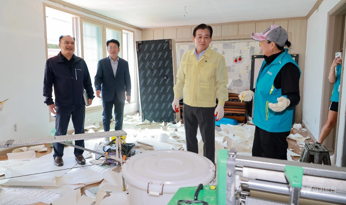 완도군은 지난 7일 금일읍에 위치한 신도를 전격 방문해 ‘2026 외딴섬 주민과의 대화’라는 뜻깊은 자리를 마련했다. / 완도군