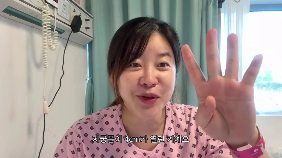 출산 이후 당시 상황을 설명하는 코미디언 김승혜. / 유튜브 '김승혜'