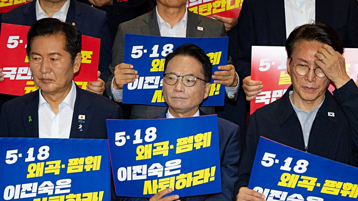 더불어민주당 정청래, 박선원 의원과 김민석 대표. 자료사진. / 뉴스1