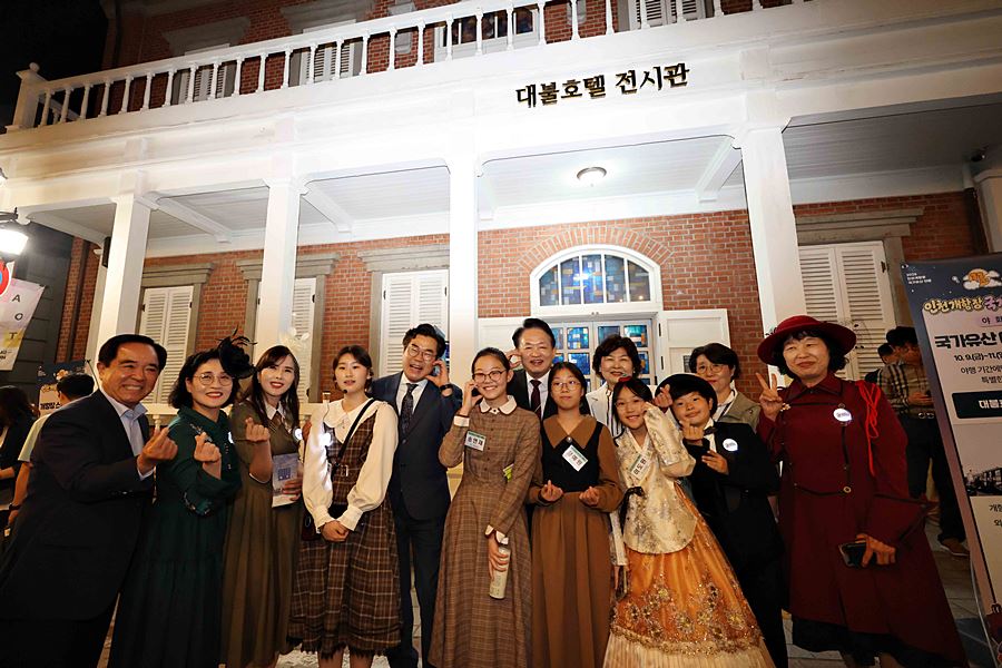 "100년 전 개항장이 밤마다 살아난다" 제물포구, 인천개항장 국가유산 야행 '북적'
